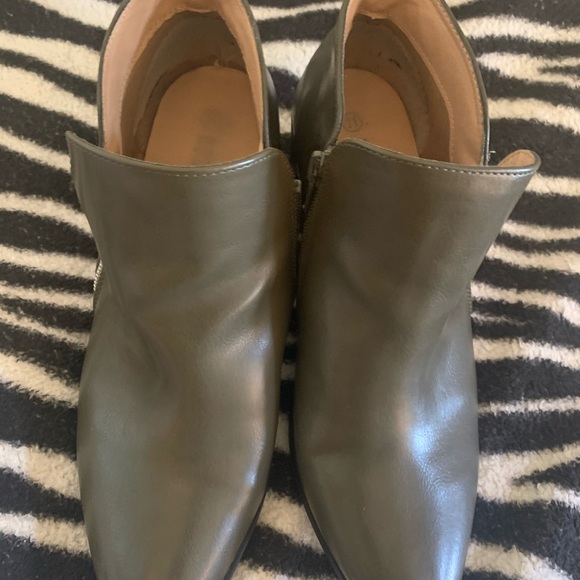 Olive Booties with Silver zipper - Picture 2 of 5